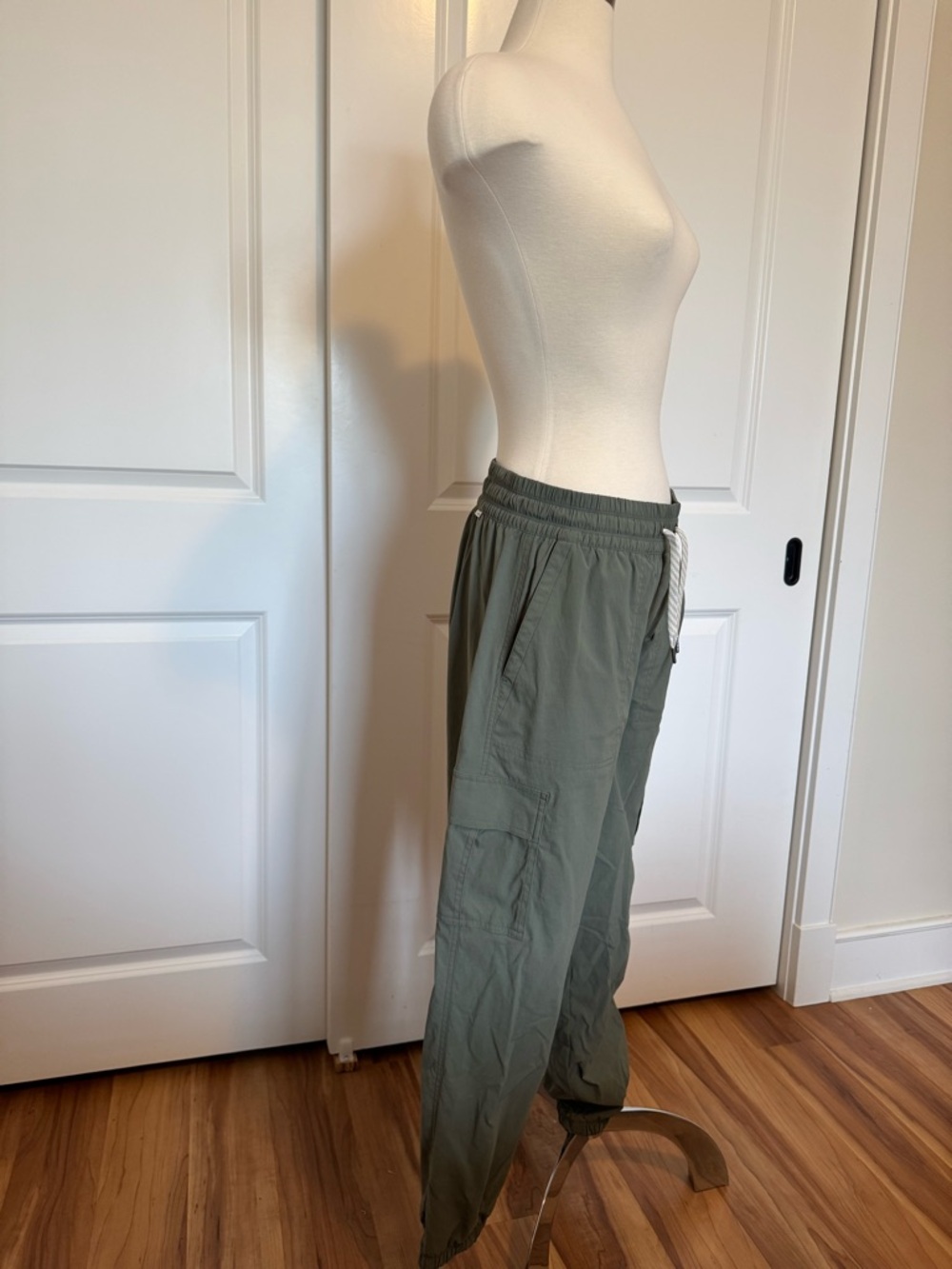Vuori Birch Joggers- Army Green M - Picture 4 of 10